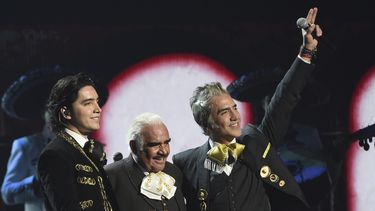 Vicente Fernández, Aejandro Fernández y Alex Fernández