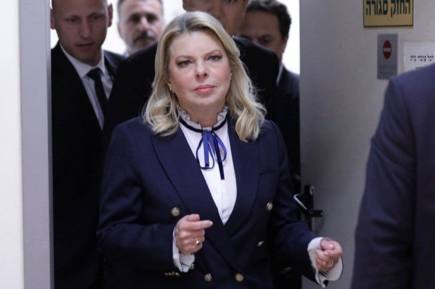 En esta imagen de archivo, Sara Netanyahu, esposa del primer ministro de Israel, Benjamin Netanyahu, acude a una vista judicial en Rishon LeZion, Israel.