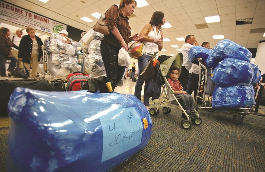El Aeropuerto Internacional de Miami es uno de los principales puntos de embarque a la isla caribeña&nbsp;