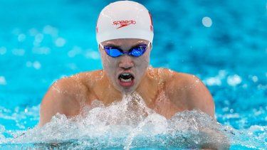 El chino Wang Shun compite en la semifinal de los 200 metros combinado individual en los Juegos Olímpicos, el jueves 1 de agosto de 2024, en Nanterre, Francia.