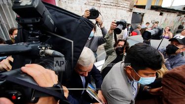 El candidato presidencial ultraderechista chileno José Antonio Kast se vio obligado&nbsp; a suspender una actividad de campaña