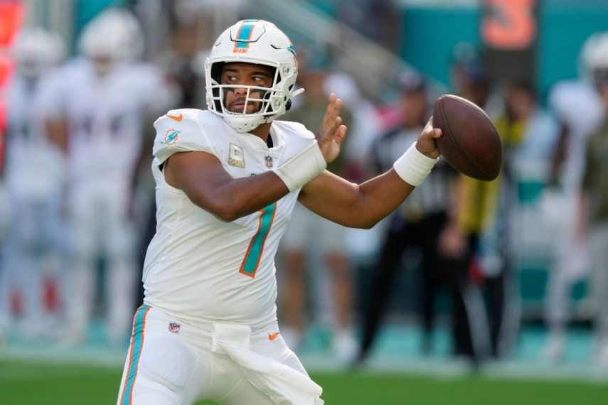 Dolphins de Miami firman a un mariscal de campo de emergencia