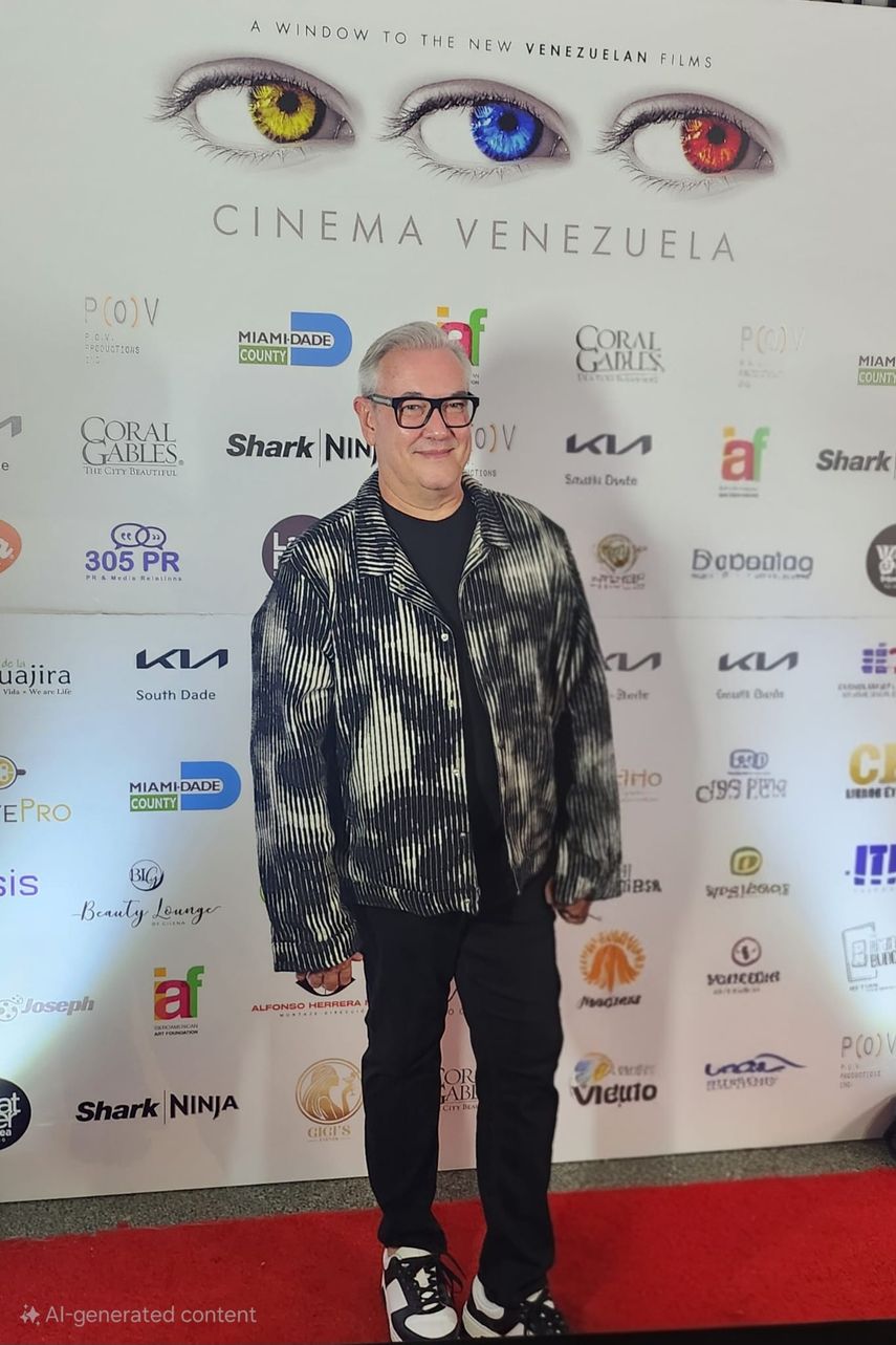 Mario Vanucci durante su paso por la alfombra roja de Cinema Venezuela.