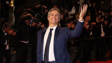 El actor mexicano Gael García Bernal llega a la proyección de la película La mujer más rica del mundo en la 78.ª edición del Festival de Cine de Cannes, en Cannes, sur de Francia, el 18 de mayo de 2025.