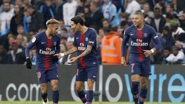 El diario Le Parisien informó en agosto de que Di María estuvo a punto de recalar el pasado año en el Barcelona, pero su traspaso no llegó a buen puerto debido a que la administración catarí no aceptó los 45 millones de euros propuestos por el Barça.