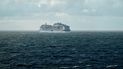 Imagen de referencia de un crucero navegando. Imagen de referencia de un crucero navegando.