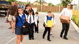340 planteles de enseñanza primaria, intermedia y secundaria fueron acondicionados, con modernas tecnologías como herramienta principal para fortalecer la preparación. (Foto: Alvaro Mata)