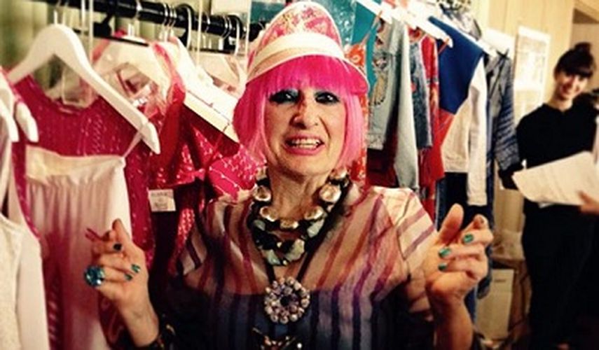 La diseñadora Zandra Rhodes en London Fashion Week. (EFE).