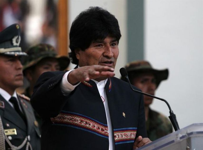Morales se pronunció en ese sentido después de que esta semana la Oficina de Naciones Unidas contra la Droga y el Delito (UNODC) certificara una leve reducción, de apenas 1 %, de los cultivos de coca, que pasaron de 20.400 a 20.200 entre 2014 y 2015 (E