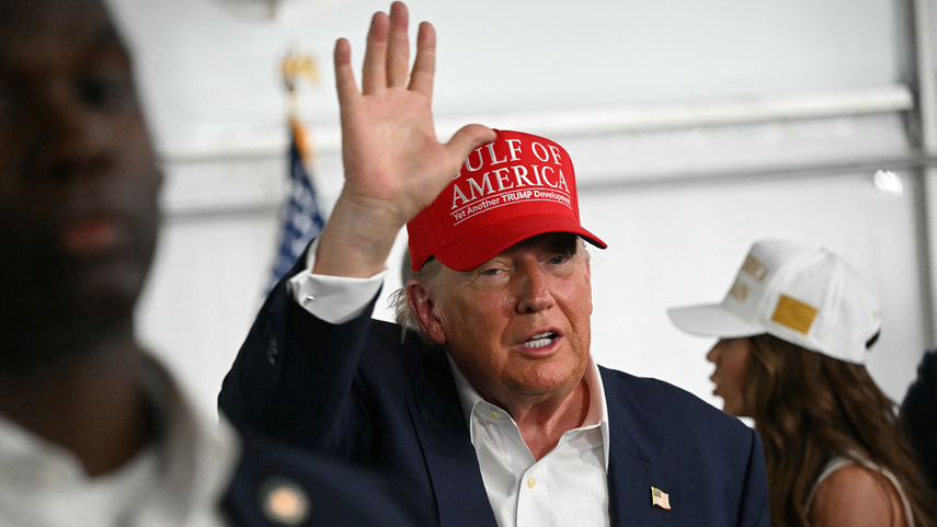 El presidente Donald Trump se dispone a visitar un nuevo centro de detención de inmigrantes situado en los Everglades, en Florida.