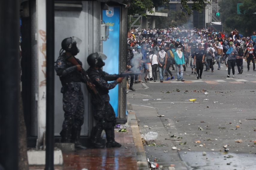 Solo el 23 de enero, cuando cientos de miles de venezolanos se manifestaron en todo el país contra el régimen de Nicolás Maduro, hubo 696 arrestos.