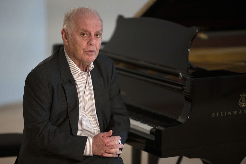 En esta foto de archivo tomada el 3 de abril de 2021, el pianista y director argentino Daniel Barenboim, de 78 años, posa durante una entrevista en el gran Palais de Aix-en-Provence.&nbsp;