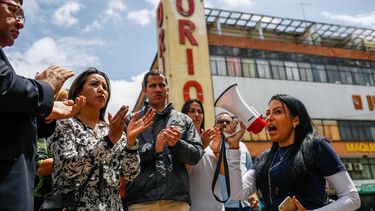 El Parlamento venezolano celebró una sesión este miércoles desde las afueras del Sebin, conocida como Helicoide, en Caracas, para exigir la libertad plena de todos los presos políticos