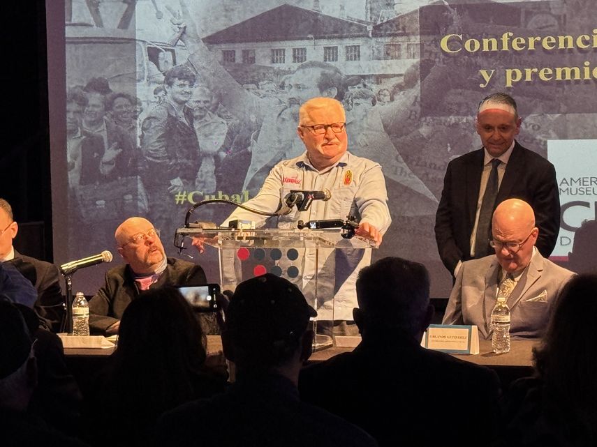 Lech Walesa transmitió un mensaje de respaldo directo al movimiento democrático cubano, afirmando que sigue de cerca la evolución de la situación en la isla y en el exilio.