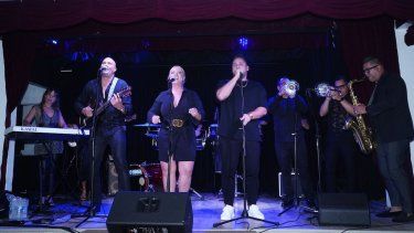 El grupo Los 3 de La Habana actúa en reapertura de Salón Tropical.&nbsp;