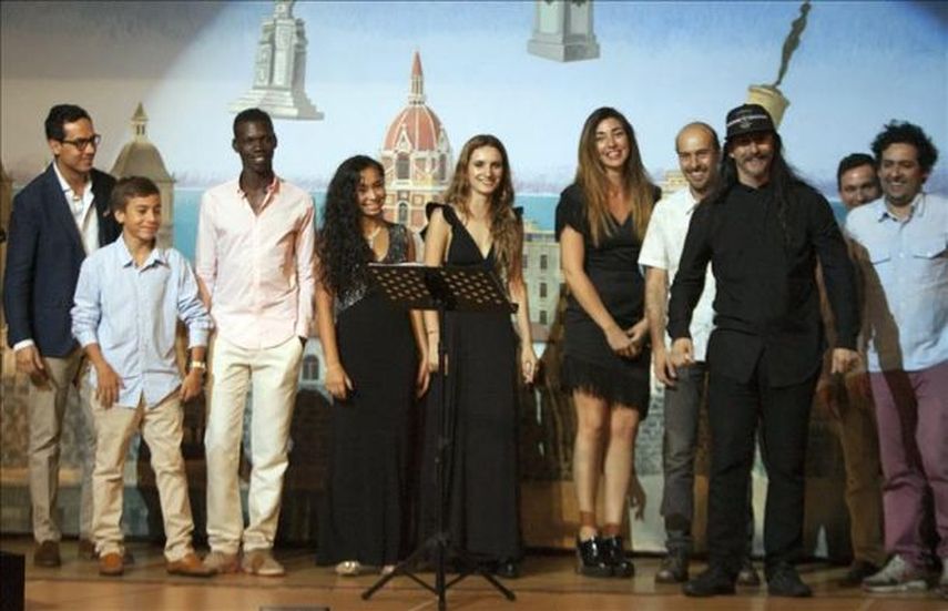 El equipo de rodaje de la cinta Alias María del director colombiano José Luis Rugeles (3d), película que estará en la sección oficial en la categoría Una cierta mirada. (EFE)