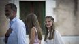 En esta foto de archivo tomada el 11 de agosto de 2022, la princesa heredera española de Asturias, Leonor, sonríe durante una visita a la Cartoixa de Valldemossa en la isla de Mallorca durante sus vacaciones de verano en las islas Baleares.