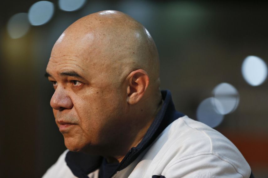 El portavoz de la MUD, Jesús Torrealba, dijo que esta decisión pretende amordazar y amarrar a este país al intentar prohibir las protestas ciudadanas&nbsp;