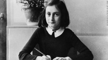 El diario de Anna Frank, escrito originalmente en holandés, ha sido traducido a decenas de idiomas y es considerado como uno de los documentos claves de la época nazi.