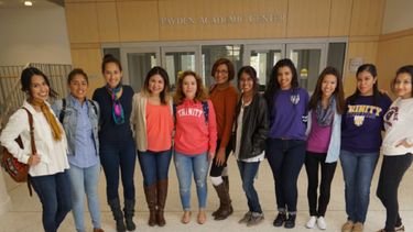 Un total de 2.850 jóvenes cursan actualmente estudios superiores bajo el programa de TheDream.US, que tiene convenios con 70 universidades de bajo coste en 15 estados del país.&nbsp;