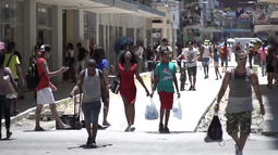 La mayoría de la ropa que se usa en Cuba viene a través de las complejidades del mercado negro, de importación de países como Guyana, Ecuador y Panamá.&nbsp;
