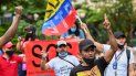 La gente protesta contra las nuevas medidas impuestas por el gobierno para combatir la pandemia COVID-19 por parte del comercio, el turismo, el entretenimiento, el arte y la cultura en Bogotá, Colombia, el 20 de enero de 2021. El alcalde de Bogotá colocó la capital bajo una noche toque de queda y anunció una cuarentena general el próximo fin de semana por tercera semana consecutiva para abordar las crecientes infecciones por coronavirus que amenazan con abrumar los hospitales de la ciudad. La gente protesta contra las nuevas medidas impuestas por el gobierno para combatir la pandemia COVID-19 por parte del comercio, el turismo, el entretenimiento, el arte y la cultura en Bogotá, Colombia, el 20 de enero de 2021. El alcalde de Bogotá colocó la capital bajo una noche toque de queda y anunció una cuarentena general el próximo fin de semana por tercera semana consecutiva para abordar las crecientes infecciones por coronavirus que amenazan con abrumar los hospitales de la ciudad.