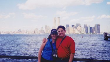 Cynthia y Ricardo Ramírez, una pareja de profesionales que vivieron en paralelo el ataque a las Torres Gemelas de Nueva York.&nbsp;