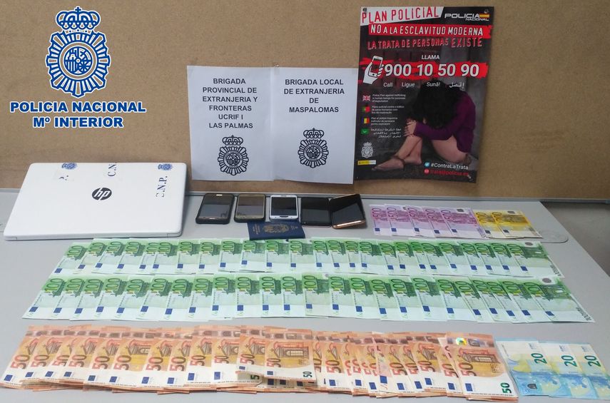 Material incautado por la Policía Nacional española a la organización que explotaba sexualmente a venezolanas.