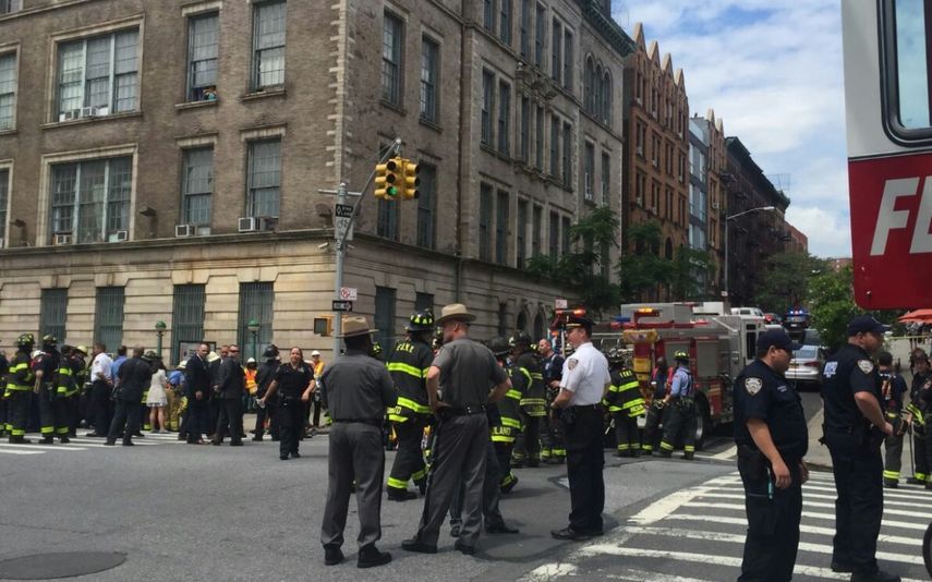 El descarrilamiento ocurrió cuando un convoy de metro que recorre la línea A y C descarriló en una estación a la altura de la calle 125, en el barrio de Harlem.