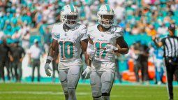 Tyreek Hill y Jaylen Waddle, dos estelares de los Dolphins para la venidera campaña