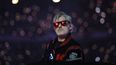 El DJ francés Kavinsky actúa en el escenario durante la ceremonia de clausura de los Juegos Paralímpicos de París 2024 en el Stade de France, en Saint-Denis, en las afueras de París, el 8 de septiembre de 2024.