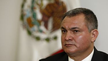 Fotografía de archivo del secretario de Seguridad Pública de México, Genaro García Luna, en una conferencia de prensa el 8 de octubre de 2010, en la Ciudad de México.