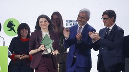 La escritora Samanta Schweblin recibe el I Premio Aena de Narrativa Hispanoamericana, a 8 de abril de 2026, en Barcelona, Catalunya (España).