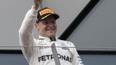 Bottas celebra la segunda victoria de su carrera en la Fórmula 1 al triunfar en el Gran Premio de Austria. 