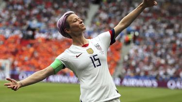 La campeona del mundo, EEUU, con goles de Megan Rapinoe, Christen Press y Lindsey Horan, derrotó a Japón 3-1 en el partido de clausura del torneo round robin del 2020 para levantar el trofeo.