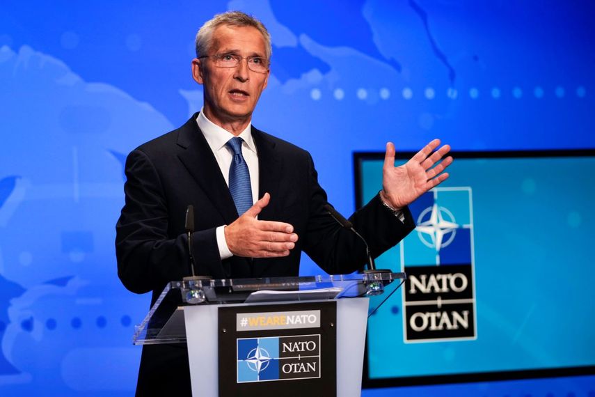 El secretario general de la OTAN, Jens Stoltenberg, ofrece una conferencia de prensa en línea desde la sede de la organización, en Bruselas.&nbsp;