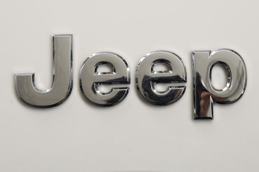 Logo de la firma automotriz Jeep.