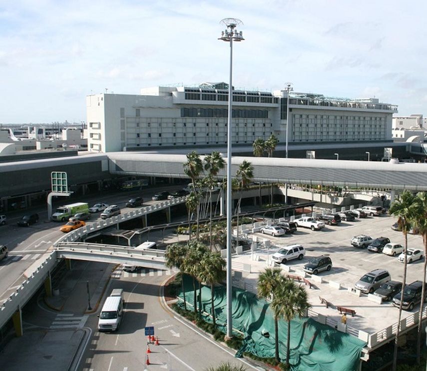 El Aeropuerto Internacional de Miami será tomado como ejemplo para un estudio nacional sobre mejoras en el servicio a los pasajeros. (Jesús Hernández)
