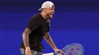 El australiano Nick Kyrgios reacciona durante un partido en la Rod Laver Arena, el 14 de enero de 2026.