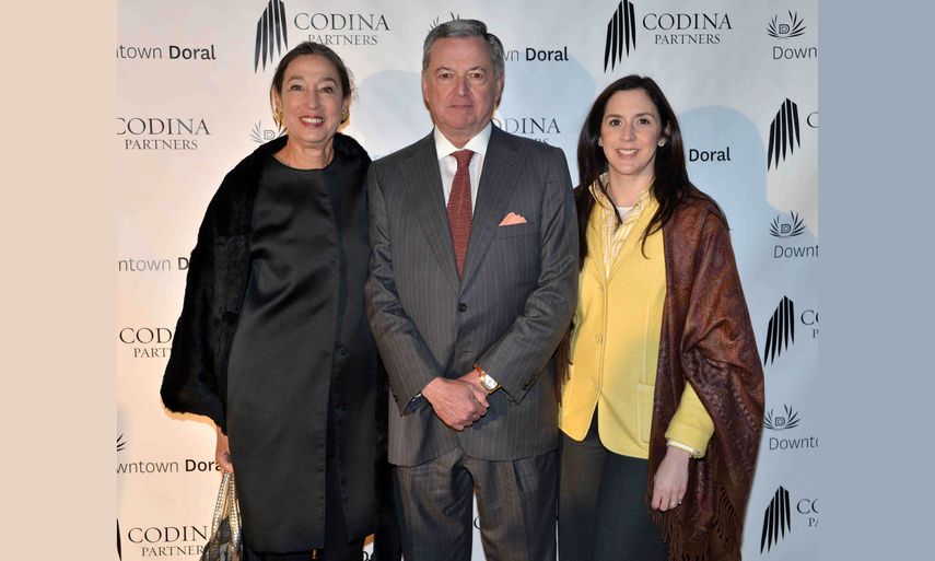 Ana y Armando Codina y Michele Oka Doner.