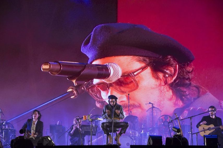 En esta fotograf&iacute;a de archivo del 15 de marzo de 2020 la banda de rock mexicana Zo&eacute; durante su concierto en el festival Vive Latino en la Ciudad de M&eacute;xico. Zo&eacute; lanz&oacute; su sencillo &ldquo;SKR&rdquo; el 14 de mayo de 2020.&nbsp;