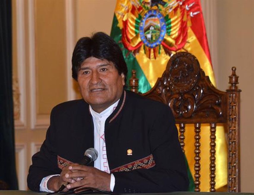 Fotografía cedida por la Agencia Boliviana de Información (ABI) del presidente de Bolivia, Evo Morales, hablando en La Paz donde afirmó que si el niño que tuvo en 2007 con Gabriela Zapata vive quiere quedarse con él (EFE) 