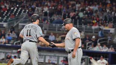 J.T. Realmuto destacó a la ofensiva por los Marlins al conectar su cuadrangular 14 de la temporada.