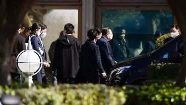 Miembros de la delegación de China llegan al lugar de encuentro en Roma para reunión con el asesor de seguridad nacional de EEUU, Jake Sullivan.
