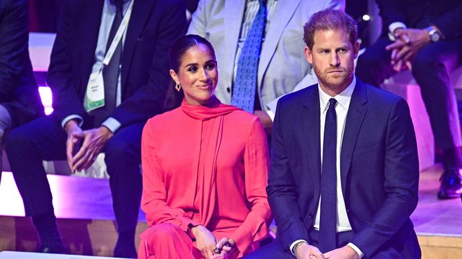 Meghan Markle y el príncipe Harry asisten a la Cumbre Mundial One Young anual en Bridgewater Hall en Manchester, noroeste de Inglaterra, el 5 de septiembre de 2022.