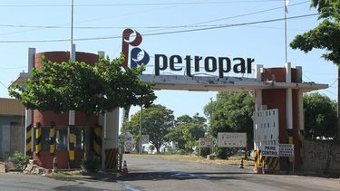 petrolera paraguaya expresa reservas sobre deuda con venezuela