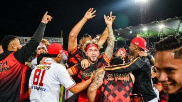 Jugadores de Cardenales de Lara celebran el boleto a la gran final de la LVBP, tras derrotar a Bravos de Margarita