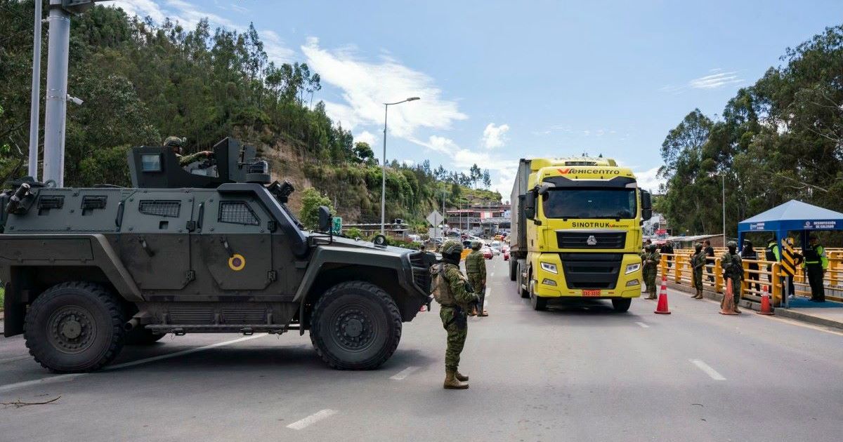 Ecuador declara estado de excepción parcial en la víspera del balotaje presidencial