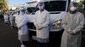 Trabajadores de la salud permanecen vestidos con ropa de protección completa durante una inspección en La Paz, Bolivia, el jueves 28 de mayo de 2020, antes de partir hacia la región amazónica de Beni en una caravana de equipos médicos para ayudar en la lucha contra la nueva pandemia de coronavirus. Trabajadores de la salud permanecen vestidos con ropa de protección completa durante una inspección en La Paz, Bolivia, el jueves 28 de mayo de 2020, antes de partir hacia la región amazónica de Beni en una caravana de equipos médicos para ayudar en la lucha contra la nueva pandemia de coronavirus.