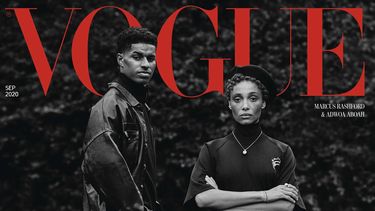 En esta imagen proporcionada el jueves 6 de agosto de 2020 por la revista Vogue de Gran Breta&ntilde;a, la portada del n&uacute;mero de Septiembre 2020 dedicada al activismo con dos activistas negros producida por un grupo predominantemente negro.